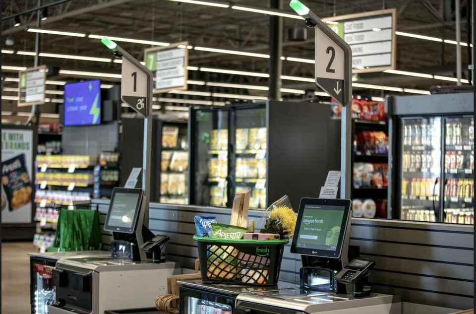 Amazon ferme 72 magasins alimentaires Amazon ferme 72 magasins alimentaires