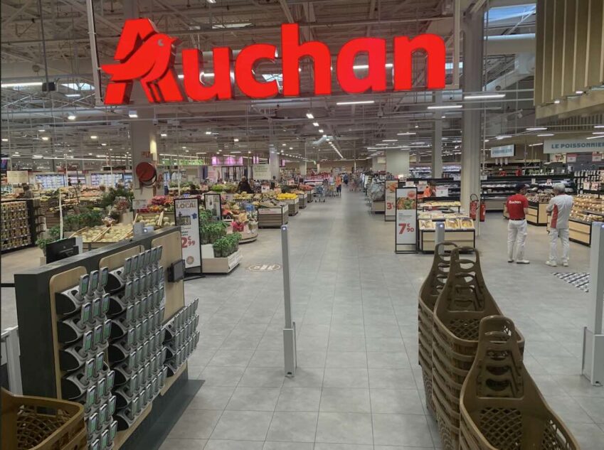 Auchan améliore ses résultats et poursuit son plan de relance en France