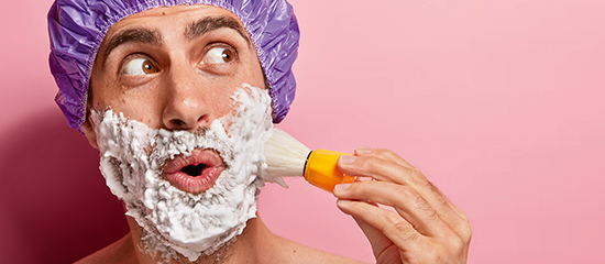 Rasage masculin: Il relève le défi de la barbe