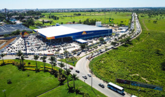 le groupe casino continue &agrave; vendre des actifs