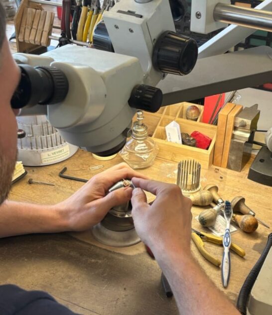 Gemafi regroupe ses activités de services en bijouterie-horlogerie au sein d’EBS Bijoux