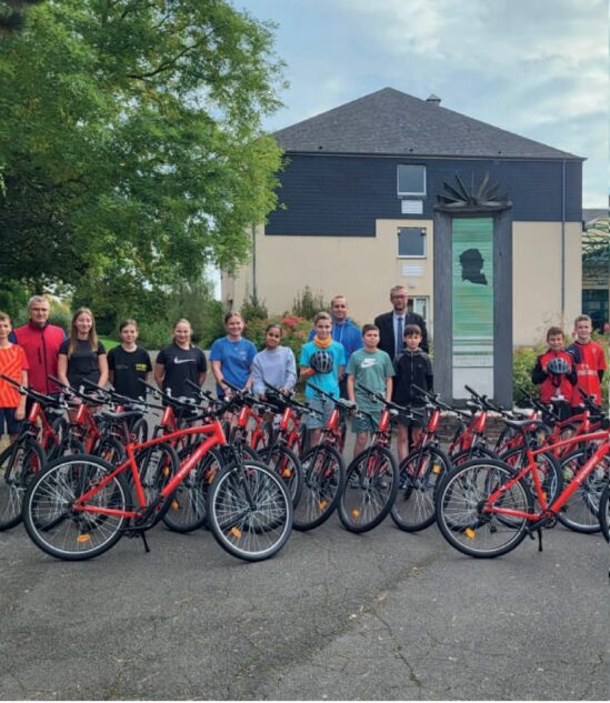 Intersport offre 14 000 vélos à 700 collèges français