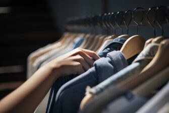 Les magasins de mode et textiles doivent lutter contre le e-commerce et l'érosion du pouvoir d'achat