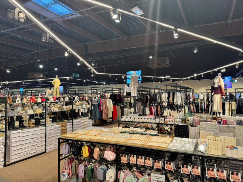 Naumy Flash inaugure son deuxième magasin à Osny