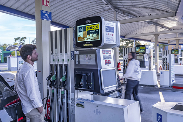 Stations-services : Fill Up Media fait le plein d’écrans