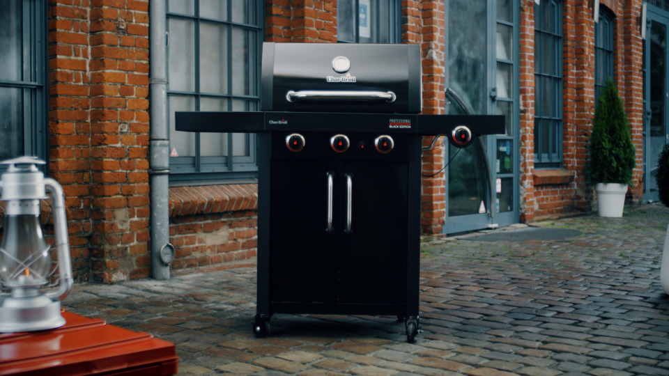 « Professional Black Edition » de Char-Broil, le savoir-faire du véritable barbecue américain