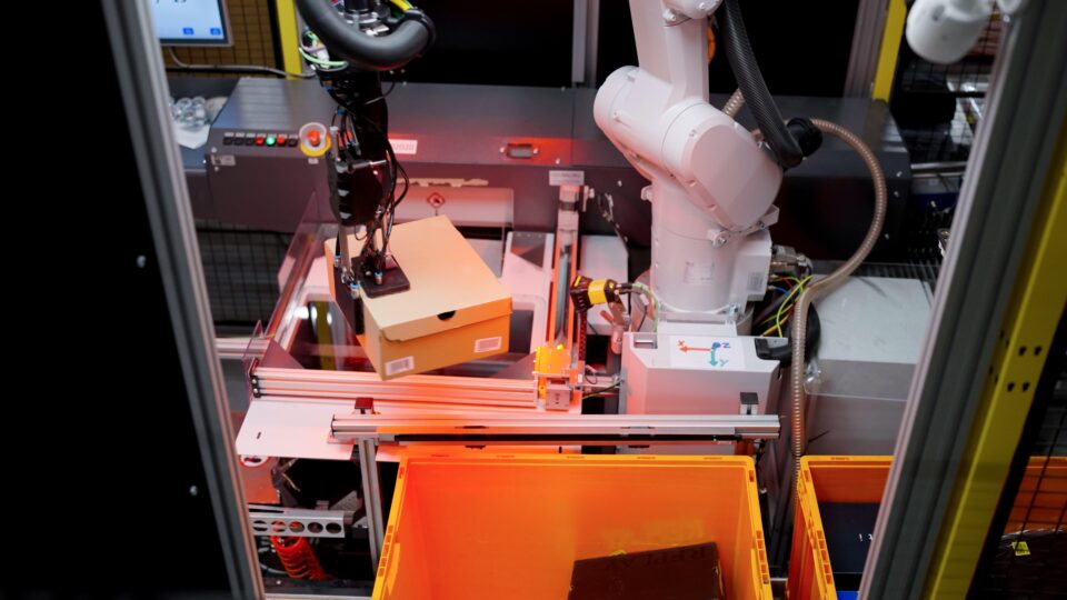 Zalando équipe ses centres logistiques de 50 robots dopés à l’IA